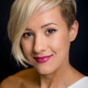 Meet your Posher, Elena